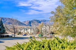 Courtyard Hot Tub Condo Near Ski Resorts & Golf