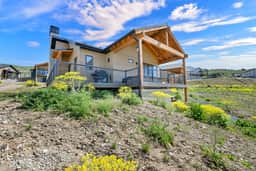 Ski-In Ski-Out Eden Cabin w/ Hot Tub & Fireplace