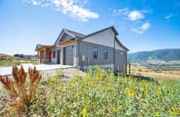 Stunning Mountain-View Home with Hot Tub in Eden