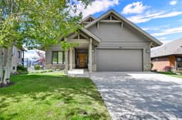 Mountain Escape w/ Valley Views & Private Hot Tub