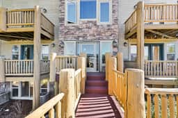 Eden Condo: Mountain Views, Pool & Jacuzzi, Close Ski Access
