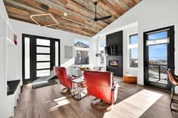 Eden Mountain Cabin: Hot Tub & Stunning Views Retreat