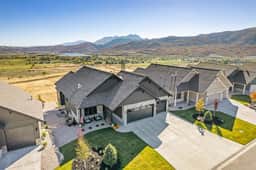 Mountain View Escape Hot Tub Sauna & Pet-Friendly