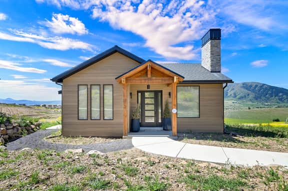 Ski-In Ski-Out Eden Cabin w/ Hot Tub & Fireplace