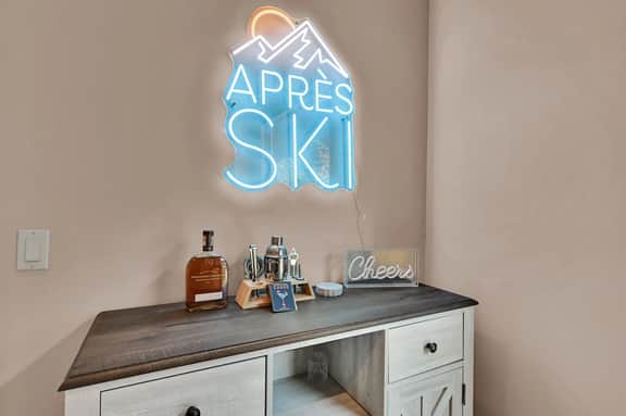 Ski & Golf Retreat w/ Stunning Mountain Views