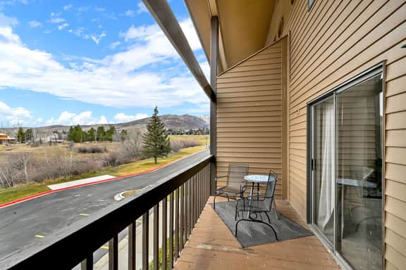 Mountain View Condo w/ Hot Tub, Near Powder Mountain