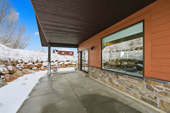Mountain Retreat: Indoor Fire, Pool & Trails Access