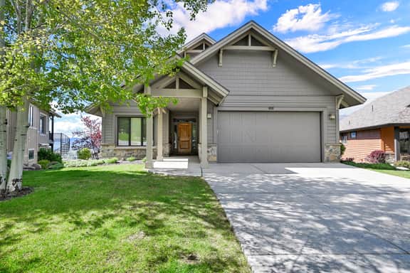 Mountain Escape w/ Valley Views & Private Hot Tub