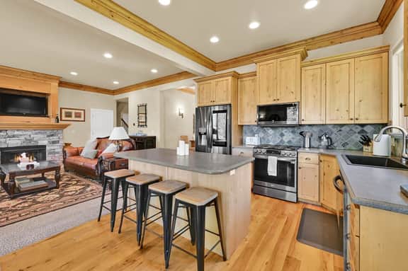Pet-Friendly Luxury House w/ Hot Tub & Game Room