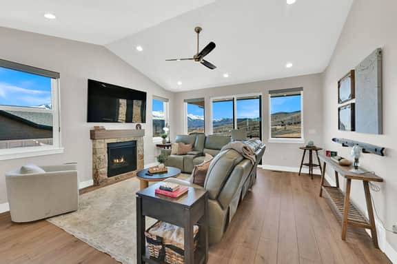 Eden Retreat: Hot Tub & Ski-In/Ski-Out Views
