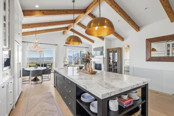 Mountain View Escape Hot Tub Sauna & Pet-Friendly