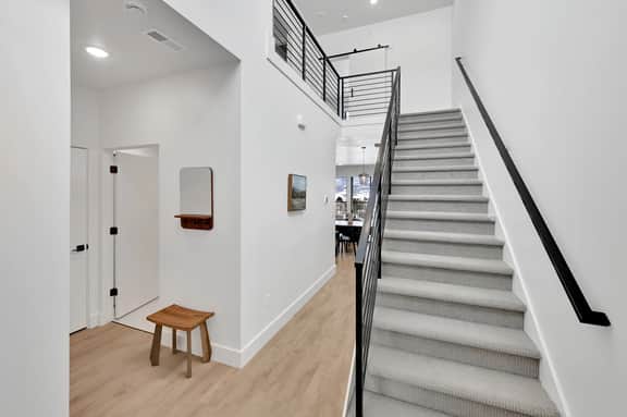 Newly Built Condo: Golf Views & Mountain Retreat