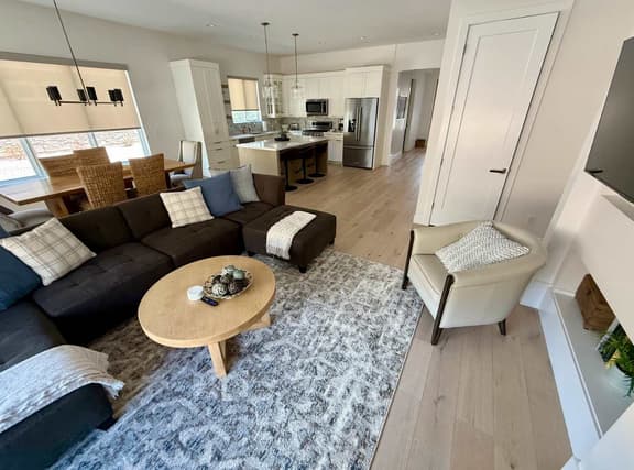 Mountain View Retreat w/ Hot Tub & Pool Access