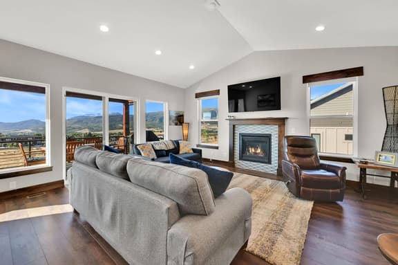 Powder Mountain Retreat: Hot Tub, Golf, Stunning Views