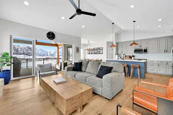 Stunning Mountain-View Home with Hot Tub in Eden