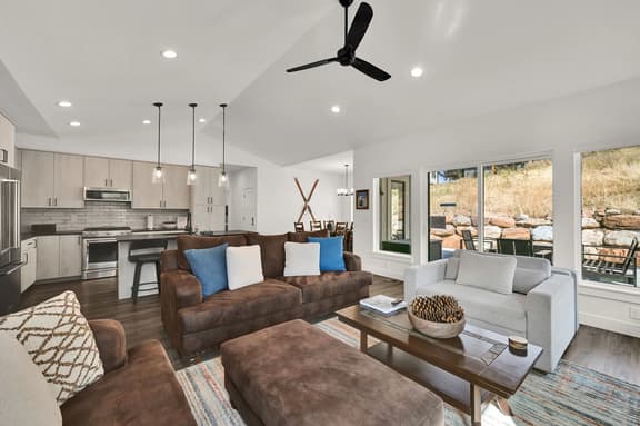 Hot Tub House: Ski Retreat at Powder Mountain